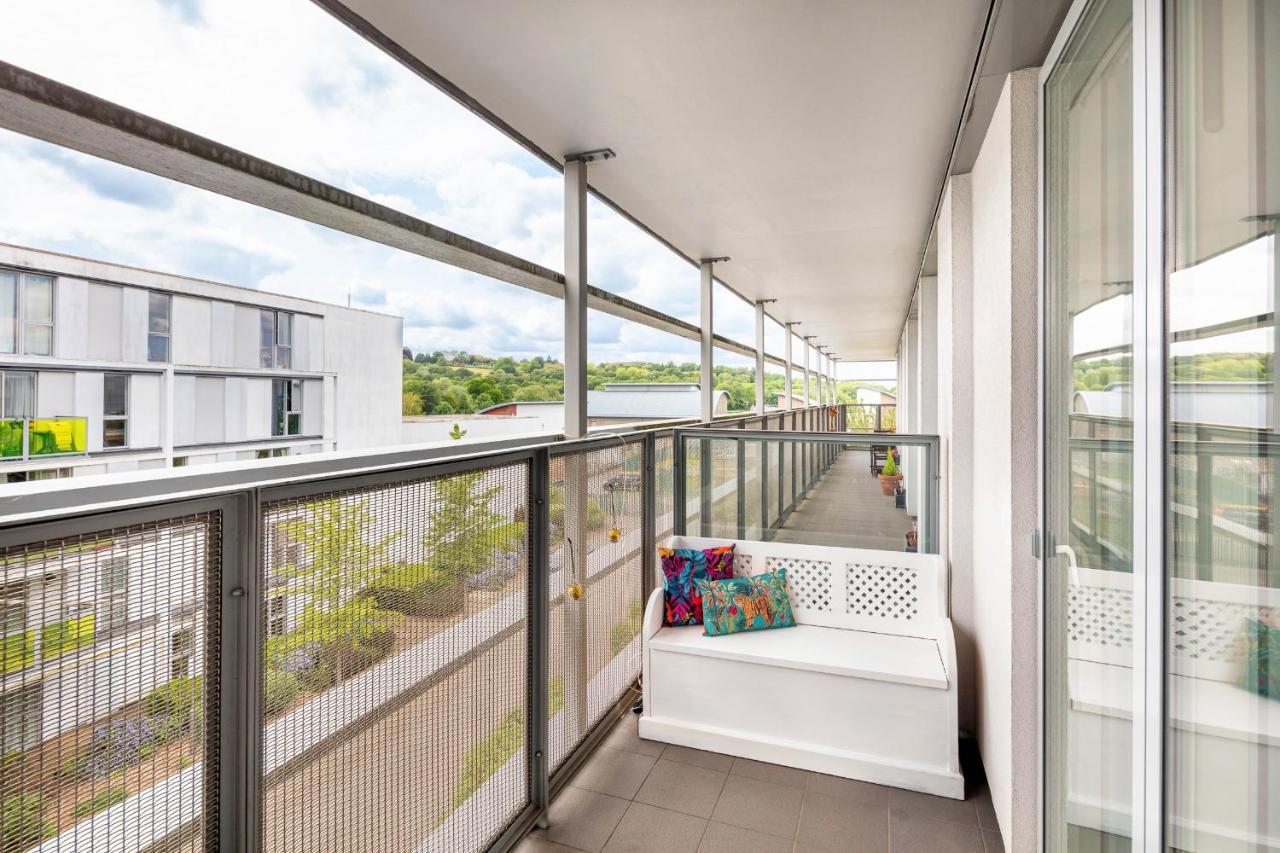 Stunning Apartment With Underground Parking! ลอนดอน ภายนอก รูปภาพ