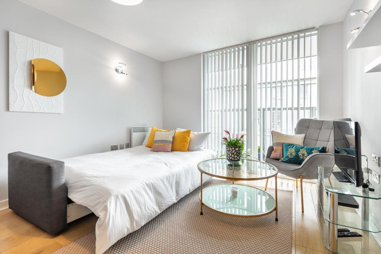 Stunning Apartment With Underground Parking! ลอนดอน ภายนอก รูปภาพ
